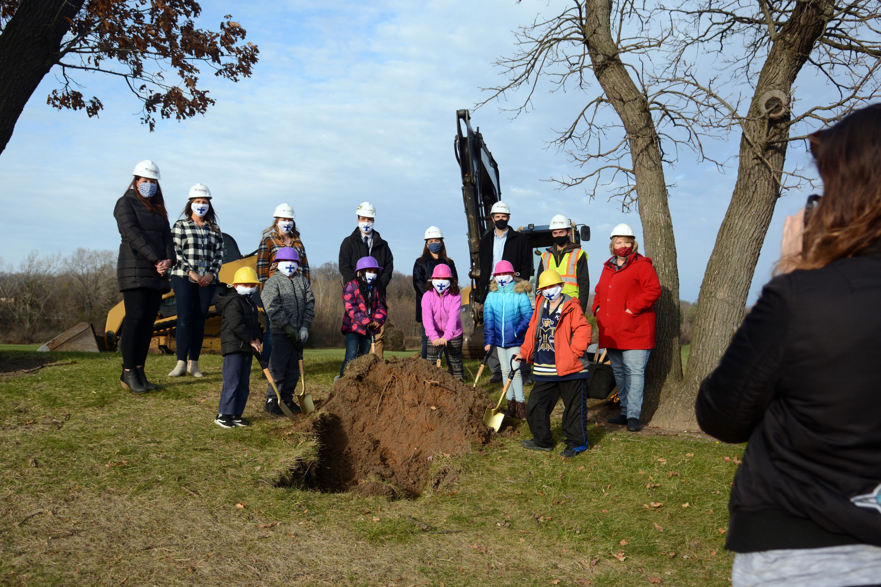 Baraboo school breaks ground on outdoor learning space